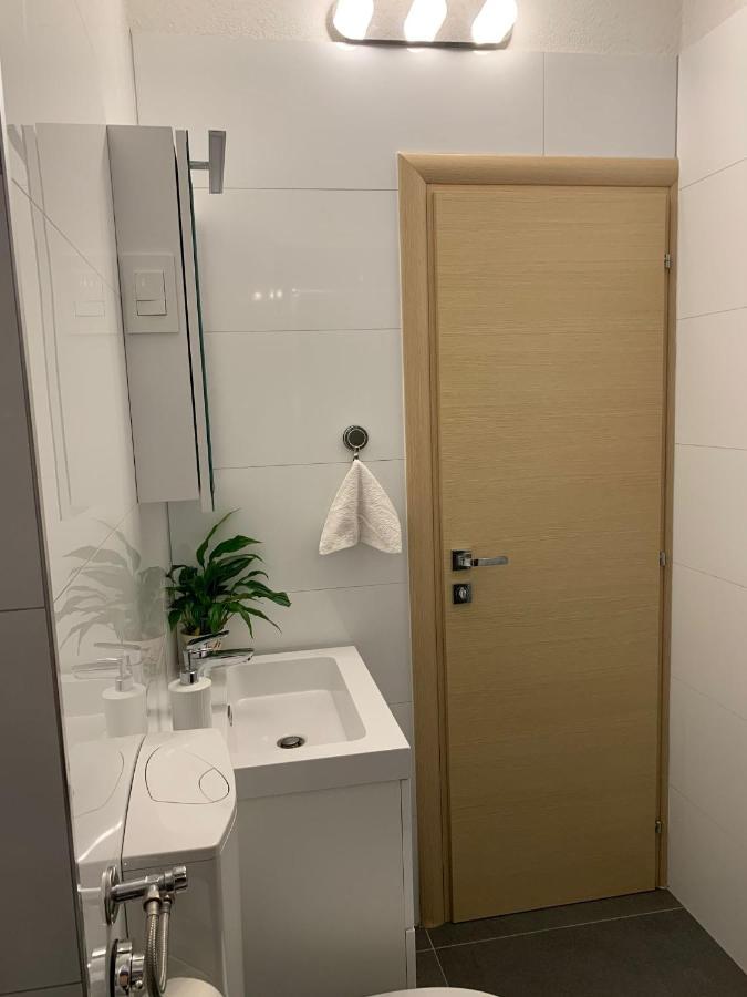 Mm Split Apartment - 5 Min By Car To The Beach & City Center - Free Public Parking Esterno foto