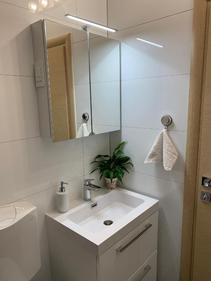 Mm Split Apartment - 5 Min By Car To The Beach & City Center - Free Public Parking Esterno foto