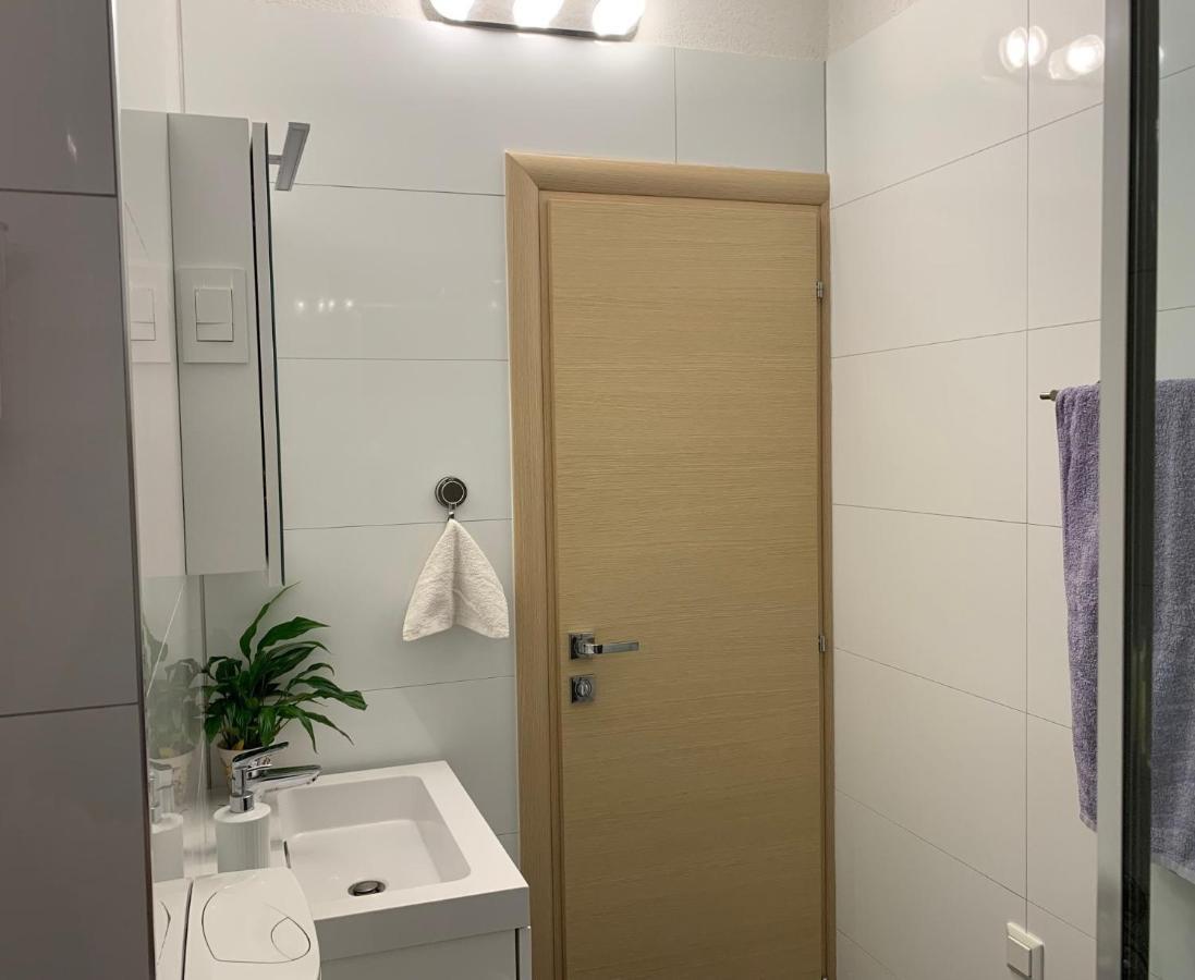 Mm Split Apartment - 5 Min By Car To The Beach & City Center - Free Public Parking Esterno foto