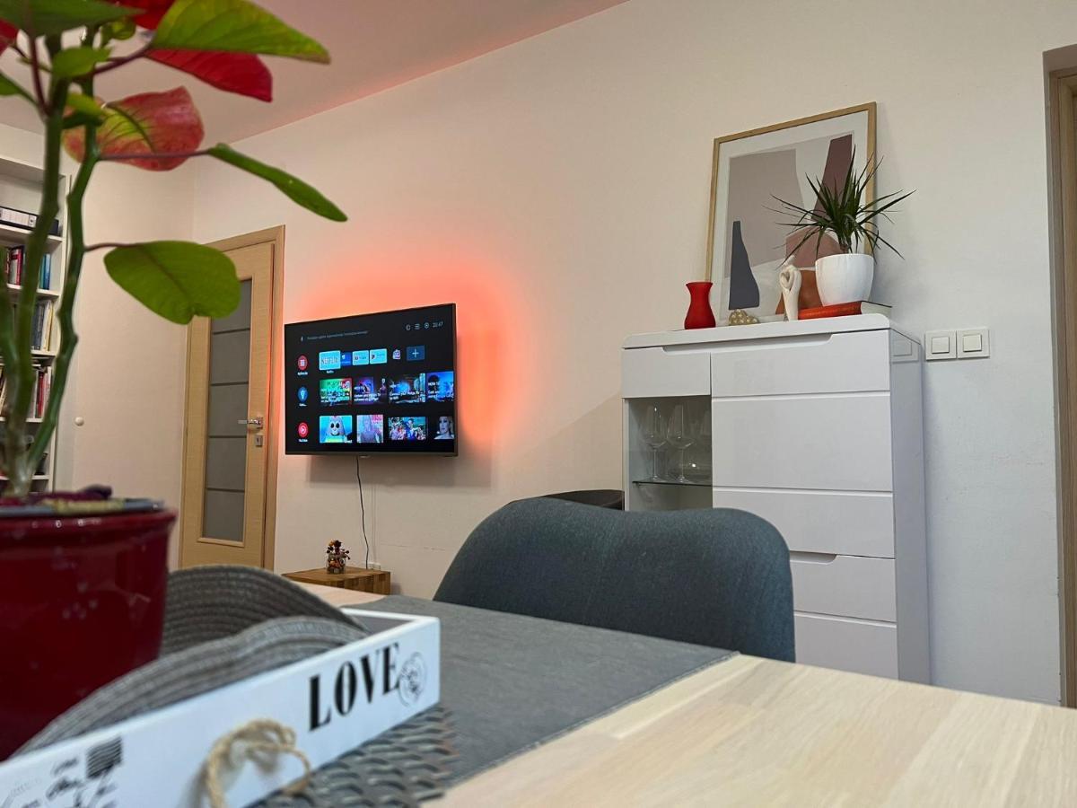 Mm Split Apartment - 5 Min By Car To The Beach & City Center - Free Public Parking Esterno foto